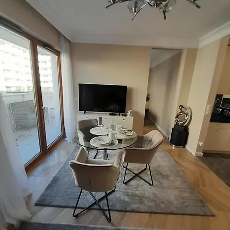 Beige Mood Apartment Wroclaw